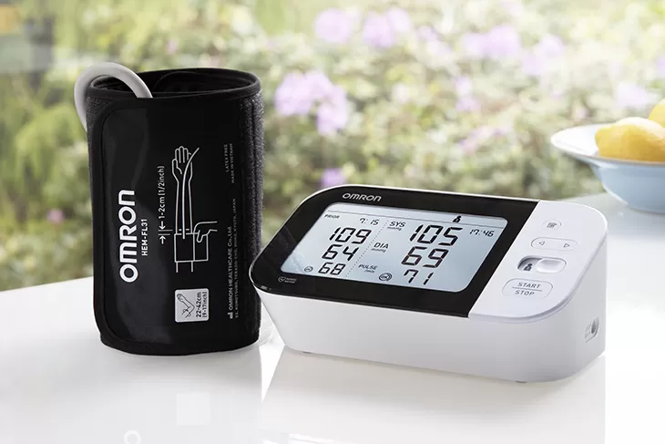 OMRON M7 Intelli IT tlakomjer za nadlakticu